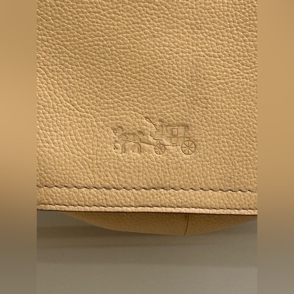 Coach Whipstich Crossbody Flap in a light salmon color - Picture 4 of 15